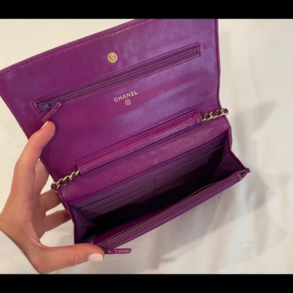 Chanel purple quilted leather wallet on chain - Picture 5 of 8